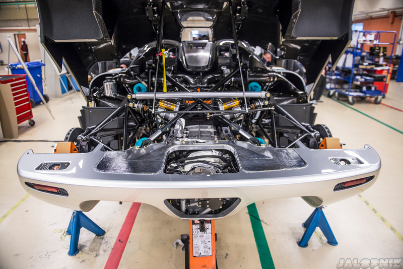 Illustration for article titled This Is The Final Build Process Of The Amazing Koenigsegg One:1